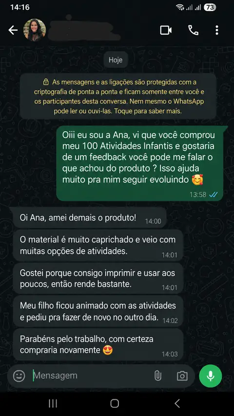 Depoimento de cliente destacando a praticidade de imprimir aos poucos e a animação do filho